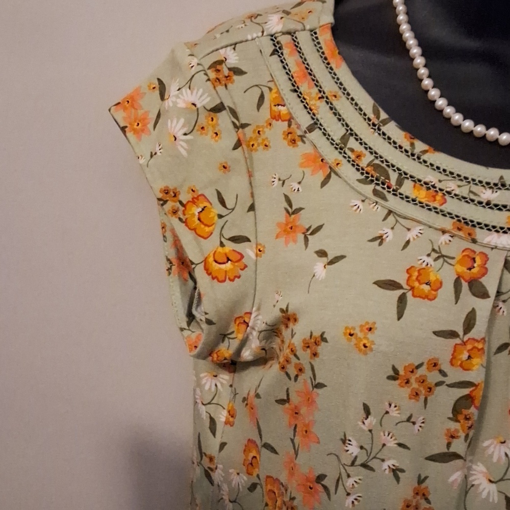 DANIEL RAINN Petite Small floral blouse nwt - Picture 3 of 6